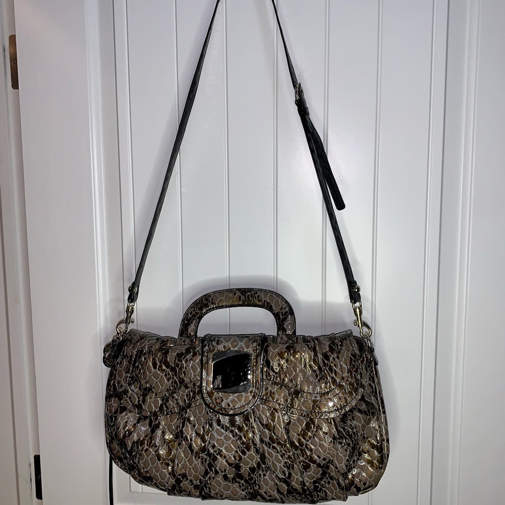 HUGE DISCOUNT! NEW beautiful Marciano by Guess purse.